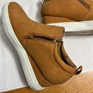 Women’s size 11 Tinstree booties